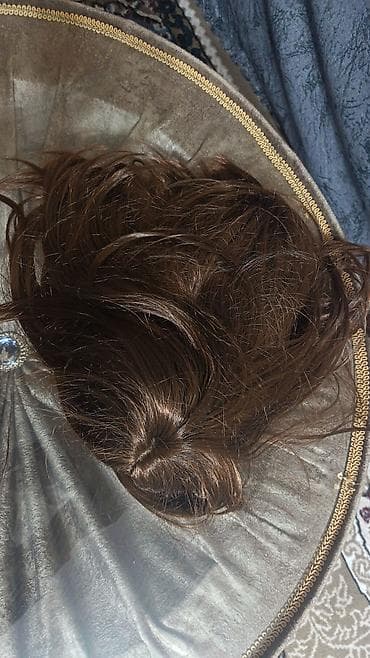 Qəhvəyi rəngdə saç pariki - Növ: qadın pariki - Rəng: isti