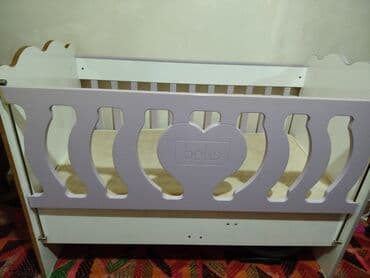 Oğlan və qız üçün, Dördbucaq, Beşik, Dəstsiz, Matras ilə, Yellənmə mexanizm ilə