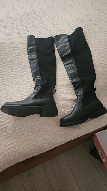 rezin sapoqlar: Qadın uzun çəkmələr – dizüstü model - Rəng: qara - Stil: dizüstü, düz — 3