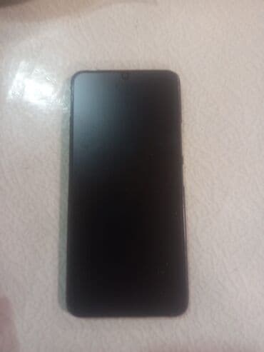 Alfa Romeo: Smartfon - Ekran: ön tərəfdə damla formalı kamera çıxıntısı olan tam — 1