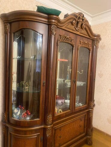 Şüşəli dolab vitrini, İşlənmiş