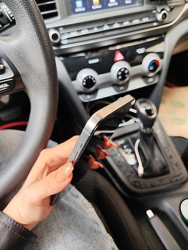 iphone 5 se 2: IPhone 15 Pro, Ağ — 5