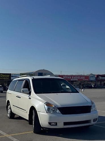 Kia Carnival: 2.2 l | 2011 il Van/Minivan