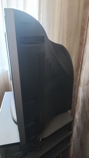 зеркальный телевизор: Tv +tv altligi+krosnu aparati .Hamsi birlikde 250 manat .Tv boyuk — 2