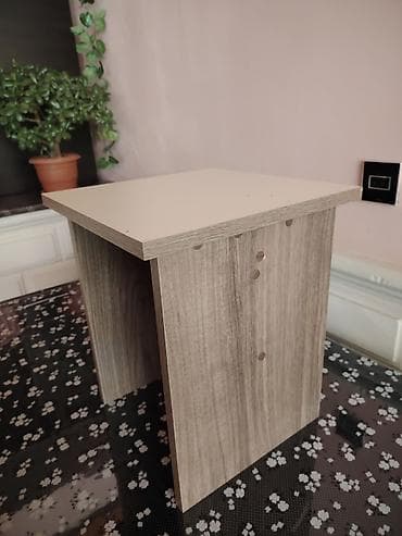 - Məhsul: Kvadrat üstlü kiçik taburetka (4 ədəd). - Material — 2