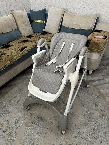 Yemək masaları, oturacaqları: Uşaq yemək stulu - Rəng: boz/ağ, quilted (romb tikişli) yumşaq — 1