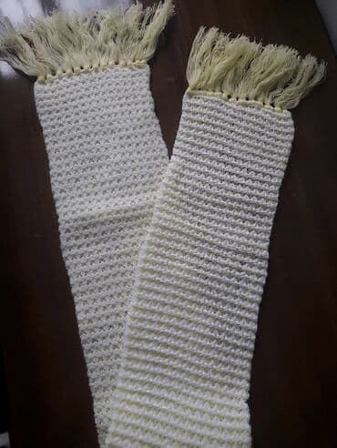 Quruducular: Əl işi toxunma şərf. 95×15 sm ölçüdə. - Rəng: krem/ağ çalarları - — 1