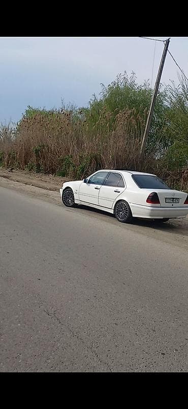 kompressor mercedes: Mercedes-Benz 220: 2.2 l | 1998 il Sedan — 2
