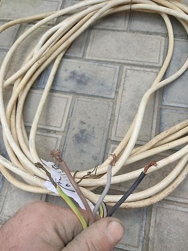 Divar kağızları, oboy: Elektrik kabelləri dəsti - Qara kabel: özünüdaşıyan izolyasiyalı xətt — 3