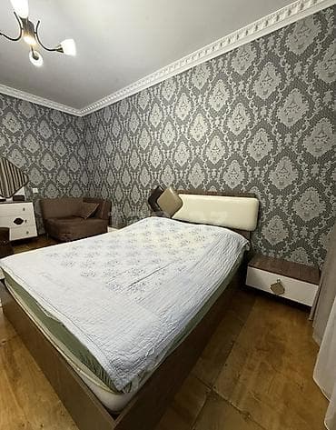 dekor ref: Yataq otağı dəsti Tərkib: - Çarpayı: ikinəfərlik ölçüdə, taxta — 4