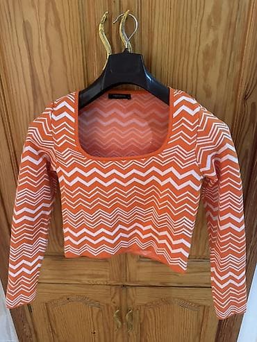 Svitşotlar: Brend: Trendyol Məhsul: Uzunqollu qadın bluzu - Rəng və naxış — 1