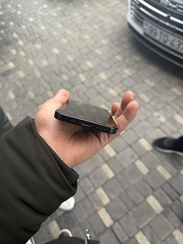 ipad pro 3: IPhone 15, 128 GB, Qara, Face ID — 5