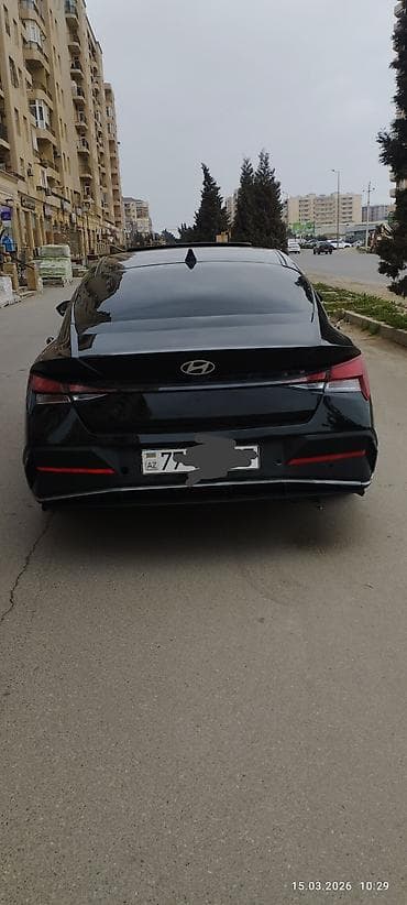 Мототранспорт: Hyundai Elantra – qara rəng, sedan, modern və aqressiv dizayn — 8