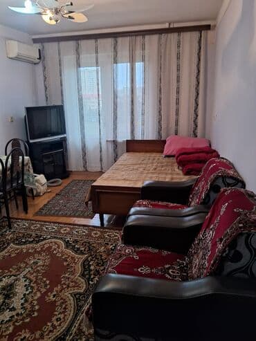 Посуточная аренда квартир: Сдаю однокомнатную квартиру м.Нефтчиляр, 7/9,имеются все необходимые — 2