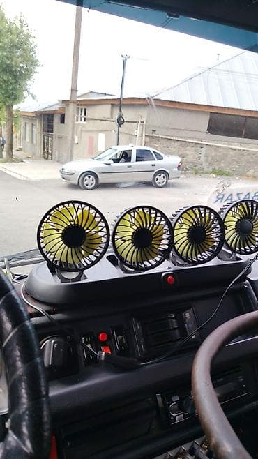Məhsul: Avtomobil üçün 4 başlıqlı mini ventilyator bloku Təsvir: - Ön — 1