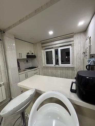 gence kiraye menzil: Bakı, 2-ci mikrorayon, 3 otaqlı, Köhnə tikili, m. Memar Əcəmi, 47 kv. m — 9