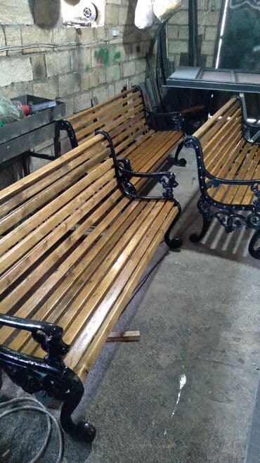 Daraq panellər: Park oturacaqları. Tökmə dəmirdən hazirlanir. 1,50 enində — 2