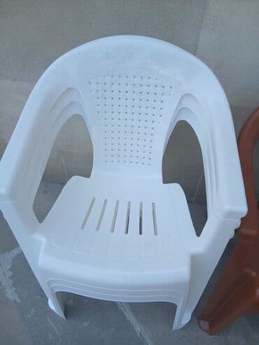 стулья бу: Plastik kreslolar bağ, balkon, kafe və ya digər açıq məkanlar üçün — 3