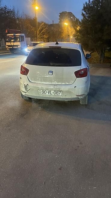 priora diskleri: Seat Ibiza, ağ rəng, 5 qapılı hetçbek. Nömrə: 90-VL-087. - Avtomatik — 3