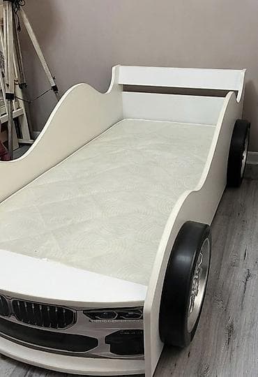 Oölan uşağı üçün avtomobil dizaynlı çarpayı