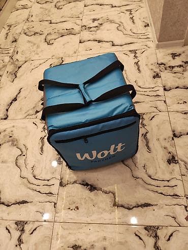 Çantalar: Çanta yenidir 1 ay olar alınıb hər şeyi var üstündə verəcəm. Satıram — 2