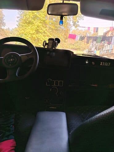 w210 disk: VAZ 2107, qara rəng, sedan. Xüsusiyyətlər: - Klassik “07” dizaynı — 9