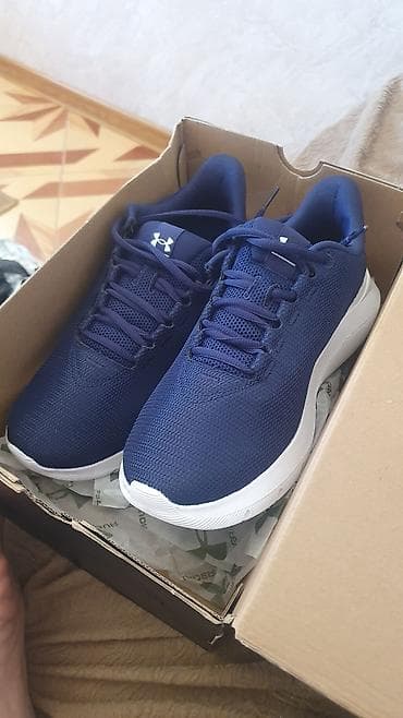 Under Armour kişi idman ayaqqabısı - Rəng: tünd göy üst, ağ altlıq -