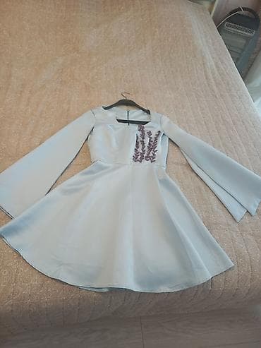 vecerni donlar: Zərif açıq mavi rəngdə qısa ziyafət/gecə donu. 1 dəfə geyinilib. Özəl — 1