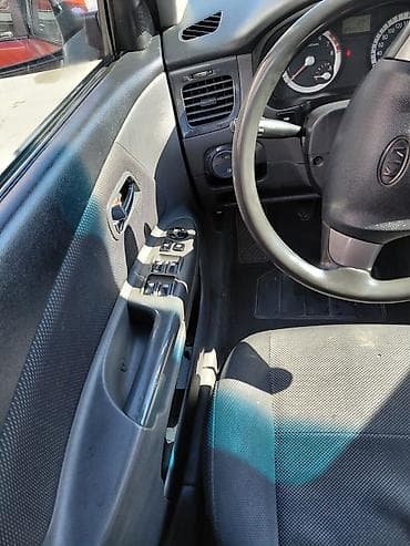 kia rio 2005: Kia Rio: 1.4 l | 2005 il Hetçbek — 5