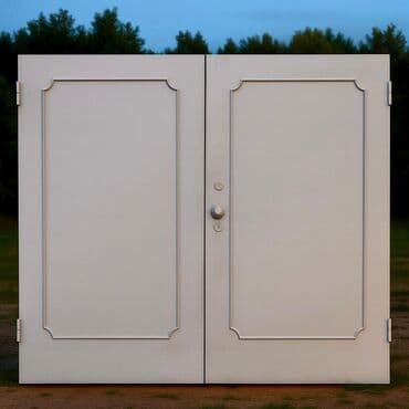 İkiqanadlı giriş qapısı - Klassik dizayn: Hər iki qanadda dekorativ