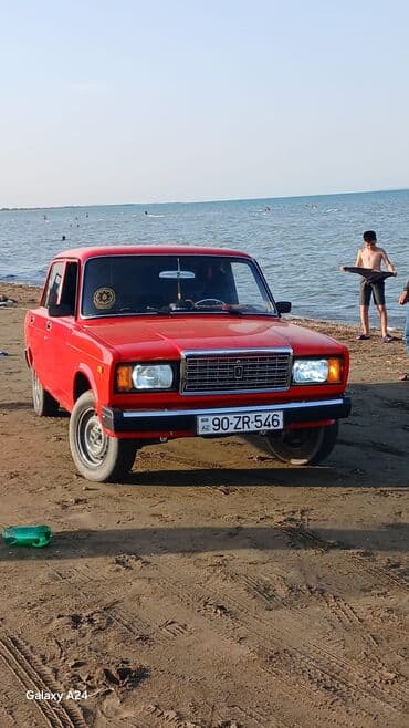 Lada 2107 modeli, qırmızı rəngdə təqdim olunur. 0 dan yglb xadavoy