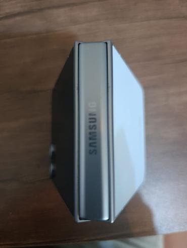 samsung 04: Samsung Z Flip, 256 GB, rəng - Gümüşü — 1