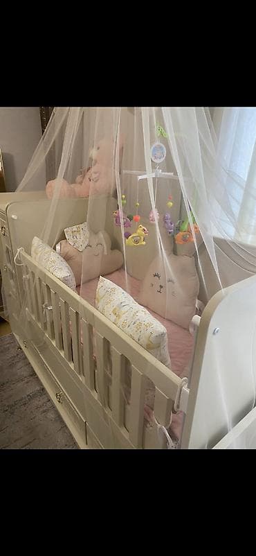 bogema alıram: Oğlan və qız üçün, İşlənmiş, Dördbucaq, Beşik, Dəst ilə, Matras ilə, Yellənmə mexanizm ilə — 1