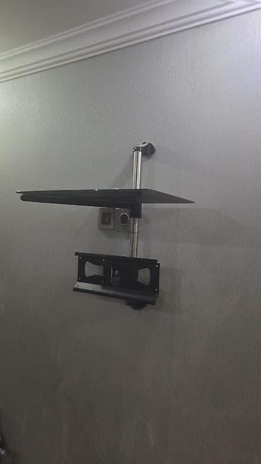 şeki: Düz TV altlığı, Polkalı, Şüşəli — 1