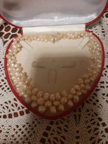 tek qaş: Mirvari Boyunbağı.Əl işidir.Cox gözəl görünüsüvar.Boyunbagi tək öžü — 2