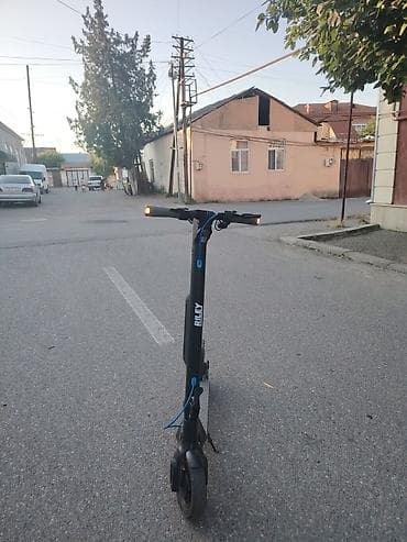 İşlənmiş Elektrik samokat 10", 351 - 500 Vt, 16 - 25 km/s, Ünvandan götürmə