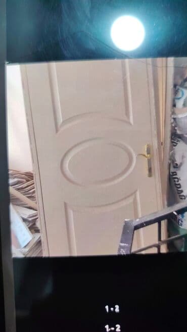 Tecılı qapılar satlır 4 de edir 2 si baska 2 si baska Rengi ler biri