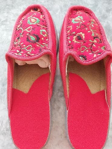 nazik qizil sepler: Qış üçün təzə geyinilməmiş yun ev domaşniki — 4