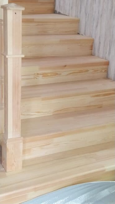 Məhsul: Taxta pilləkən - Material: Təbii ağac (işləməli, lamell