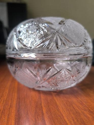 konfet qabi: Kəsimli xrustal şirniyyat qabı (qab+qapaq) İstifadə: konfet, lokum — 1