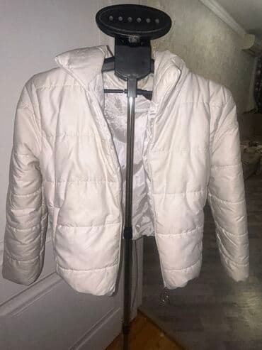 gödəkçələr: Ağ rəngli yüngül puff şişmə qısa qadın gödəkçəsi - Rəng: ağ - Model — 1