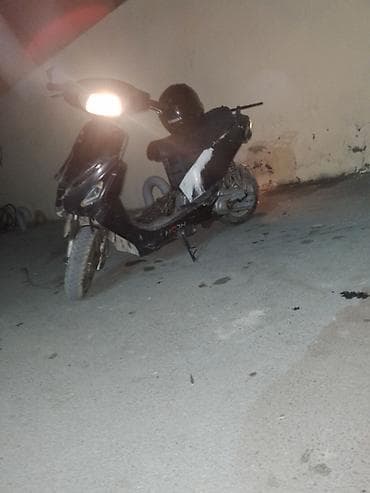 yanacaq ceni: 50 sm3, 2010 il, 1000 km — 2