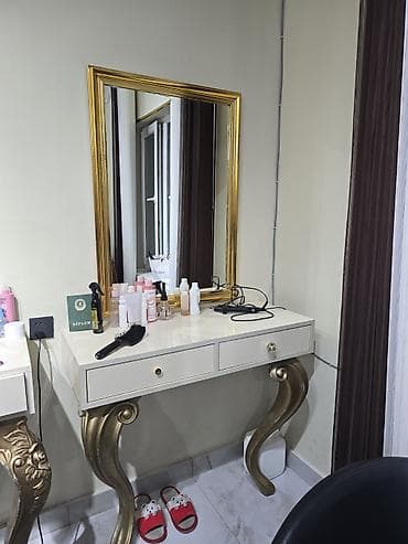 Vizaj/saç üçün makiyaj masası və güzgü dəsti - Klassik üslubda stol