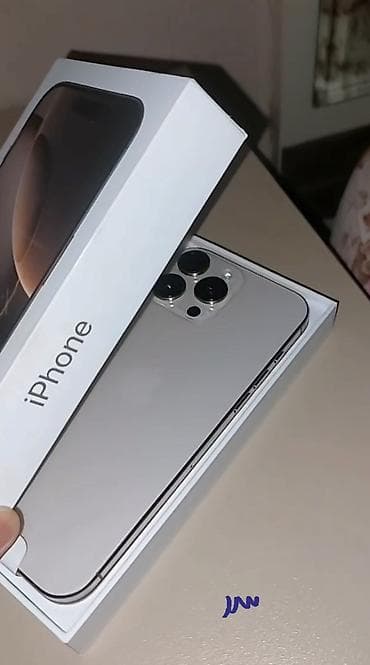 oppo 15 pro: IPhone 16 Pro Max, 256 GB, Desert Titanium — 1