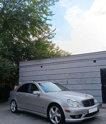 lexus ct 200: Mercedes-Benz C 200: 1.8 l | 2005 il Sedan — 6