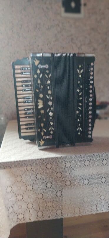 литература 5 класс учебник азербайджан: Гармонь, Акустический, Б/у, Самовывоз — 1