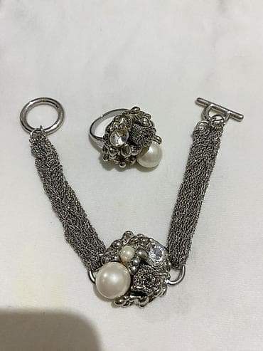 Gümüş tonlarda zərgərlik dəsti – qolbaq və üzük - Material: metal