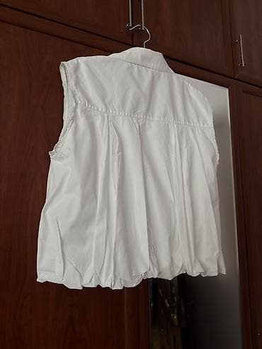 şort: Ağ rəngli, qolsuz kofta-köynək (bluz) – modern, həcmli siluet - — 10