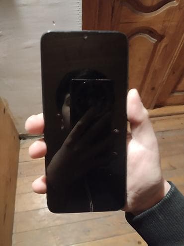 iphone 12 pro max kabro: Məhsul: Telefon üçün qoruyucu örtük (qara) Təsvir: - Qara rəngli, mat — 7