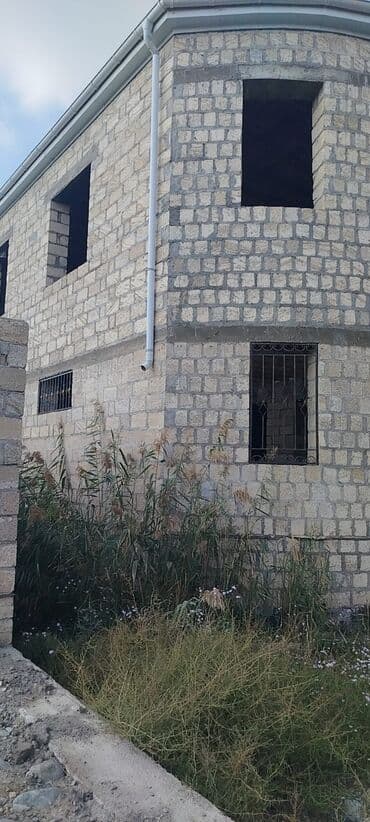 аренда дома на длительный срок: İki mərtəbəli daş konstruksiyalı fərdi yaşayış evi - Fasad: tam daş — 3
